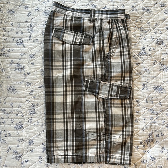 Basic Concepts Men’s Plaid cargo shorts - Picture 1 of 4